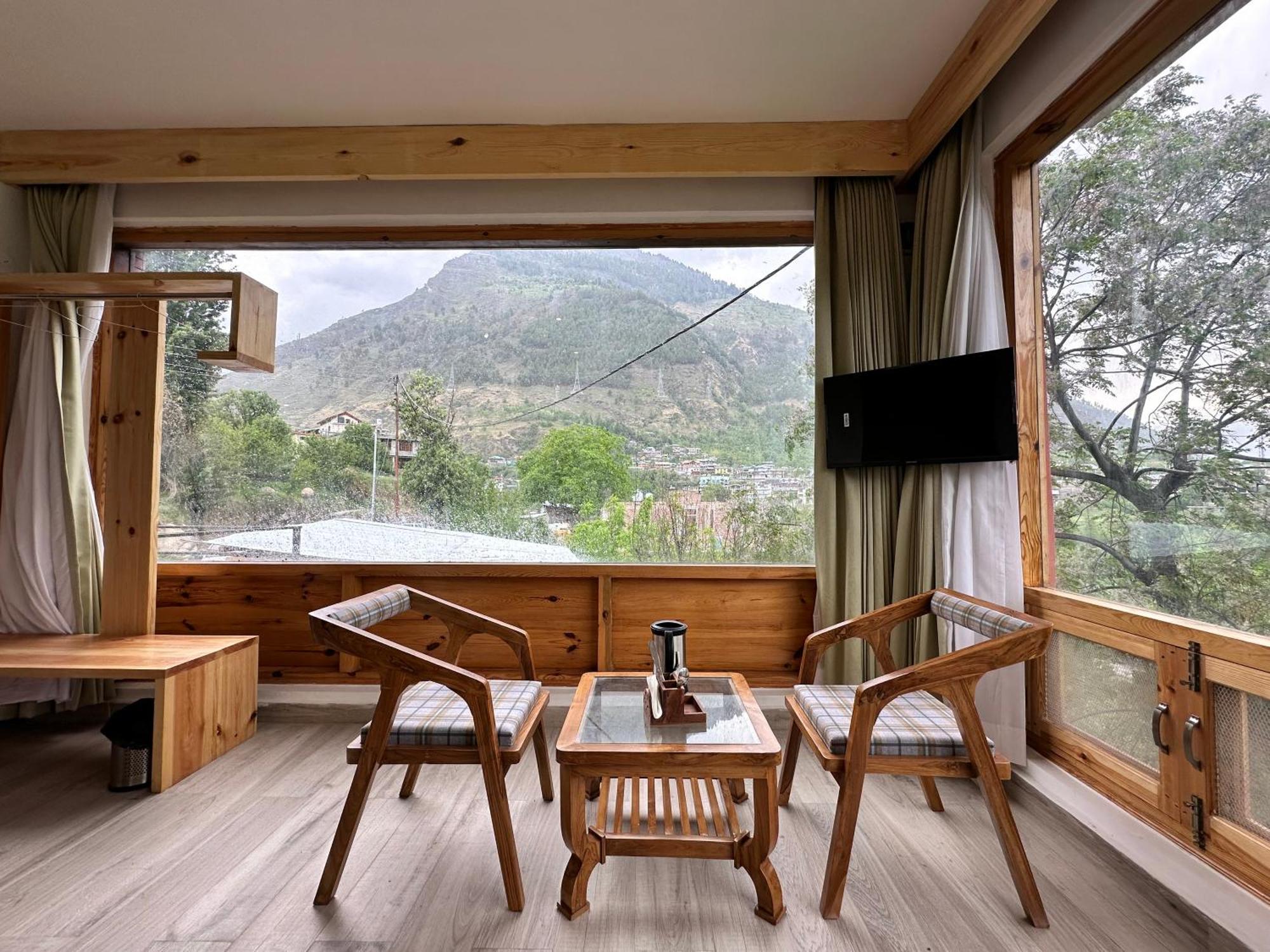 Crimson By Senderos De Pine Resort