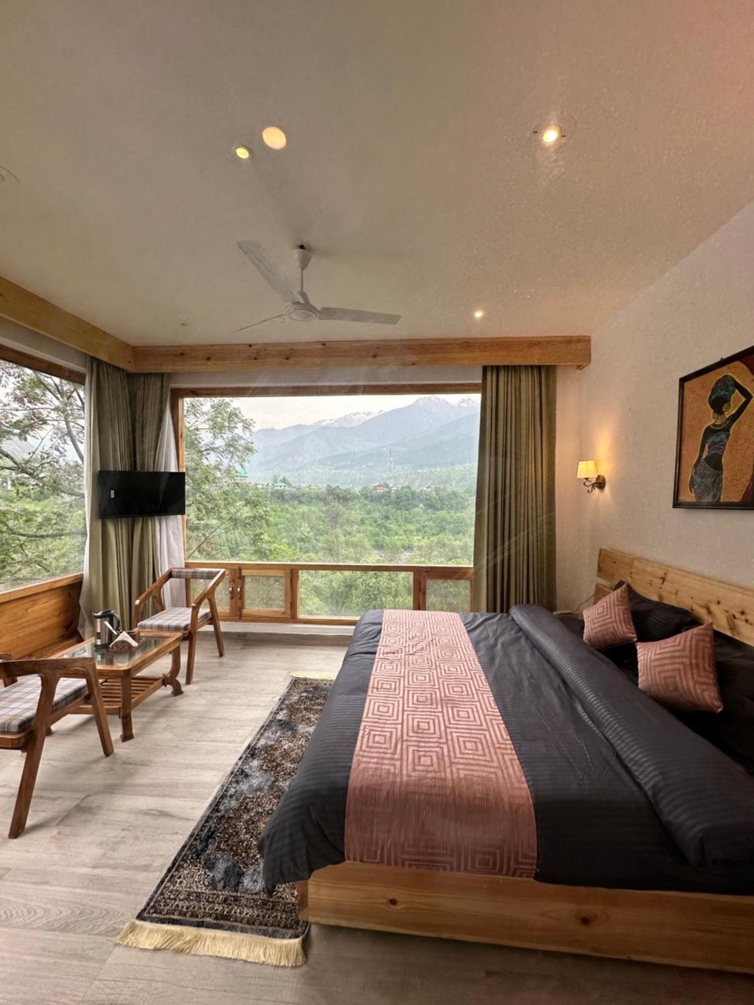 Crimson By Senderos De Pine Resort *